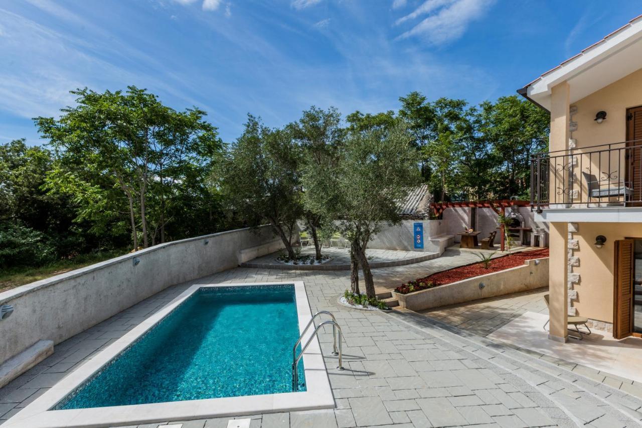 Apartment Diamant With Pool & Whirlpool