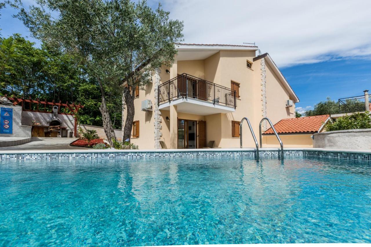 Apartment Diamant With Pool & Whirlpool Cizici