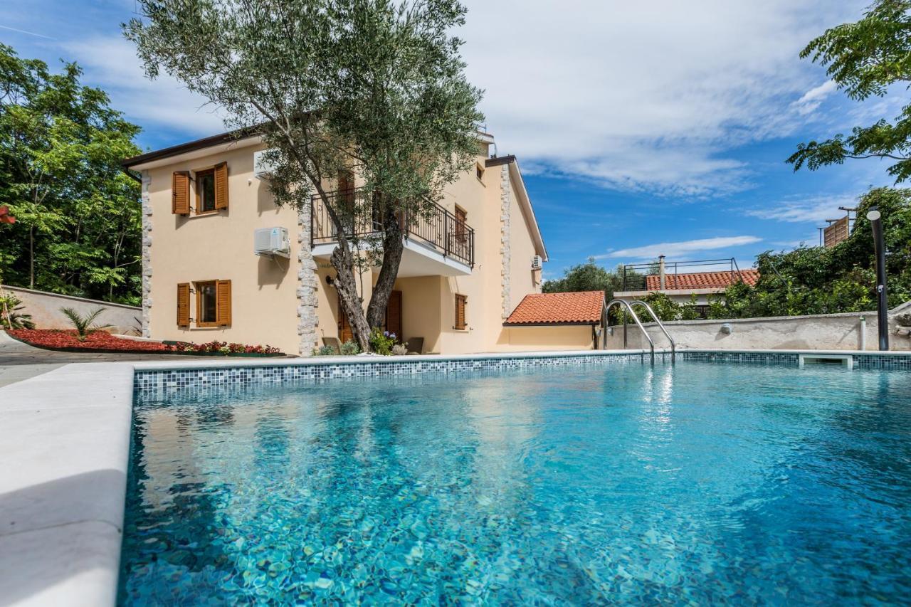 Diamant With Pool & Whirlpool Cizici