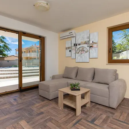 Apartments Villa Diamant With Pool & Whirlpool Cizici Exterior photo