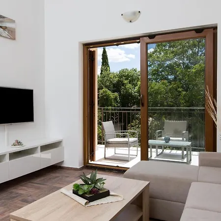 Apartments Villa Diamant With Pool & Whirlpool Cizici Exterior photo