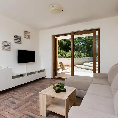 Apartments Villa Diamant With Pool & Whirlpool Cizici Exterior photo