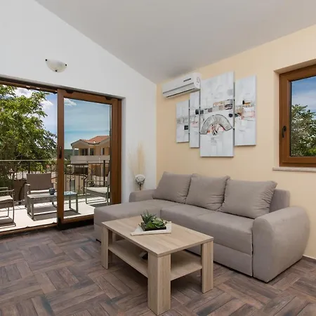 Apartments Villa Diamant With Pool & Whirlpool Cizici Exterior photo